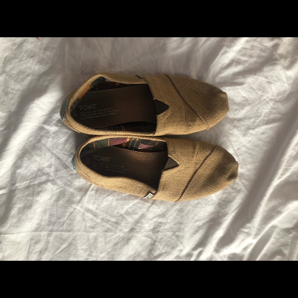 TAN HEMP TOMS